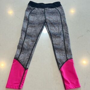 Puma girls leggings, size 6, normal wear.
